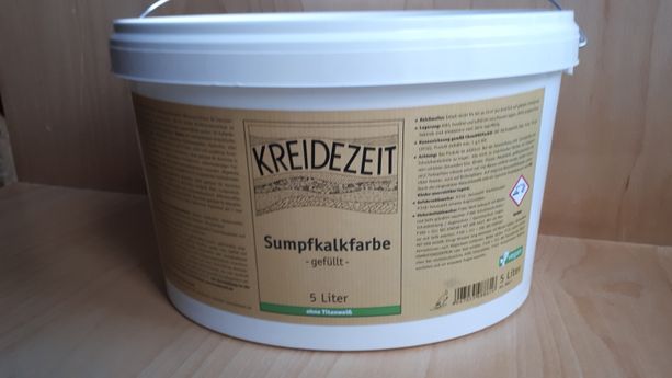 Sumpfkalkfarbe gefüllt 